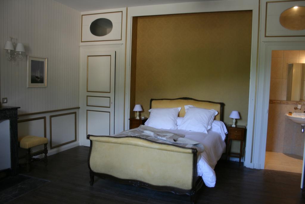 Gentilhommiere Eaux Bleues Bed and Breakfast Ecot-la Combe Εξωτερικό φωτογραφία
