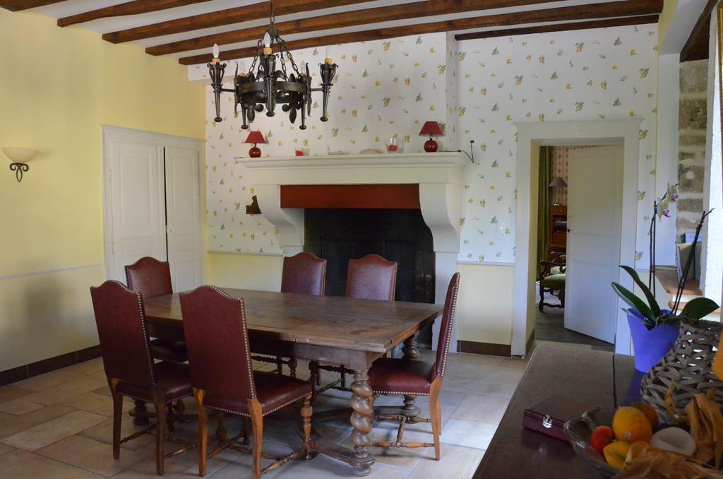 Gentilhommiere Eaux Bleues Bed and Breakfast Ecot-la Combe Εξωτερικό φωτογραφία