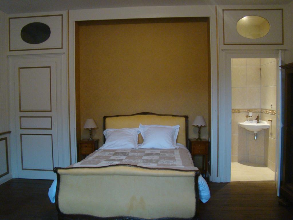 Gentilhommiere Eaux Bleues Bed and Breakfast Ecot-la Combe Εξωτερικό φωτογραφία